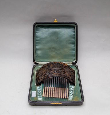 Lot 362 - A 19th Century Cantonese tortoiseshell comb,...