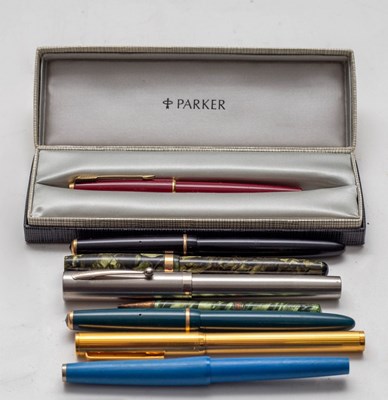 Lot 418 - A Lady Parker pen and sundry others