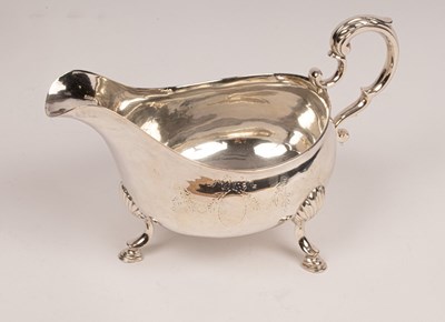 Lot 10 - A George III silver sauce boat, makers mark...