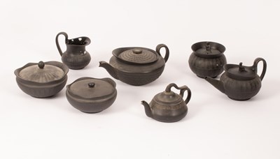 Lot 126 - A Wedgwood black basalt teapot with ribbed...