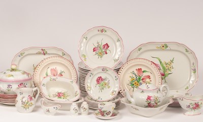 Lot 141 - A Copeland part dinner and coffee service,...