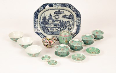 Lot 60 - A group of Chinese porcelain items, 18th-20th...