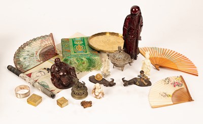 Lot 62 - A group of Oriental items to include a Shoulao...