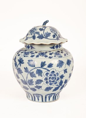 Lot 89 - A Chinese blue and white ginger jar of...