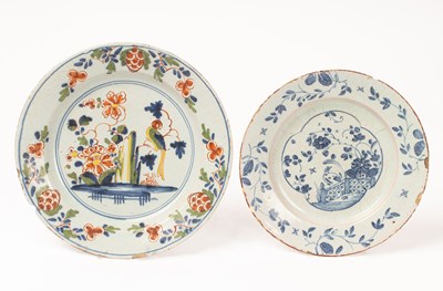 Lot 561 - An English blue and white Delftware plate,...