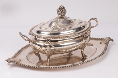 Lot 64 - A George III silver tureen, cover and stand,...