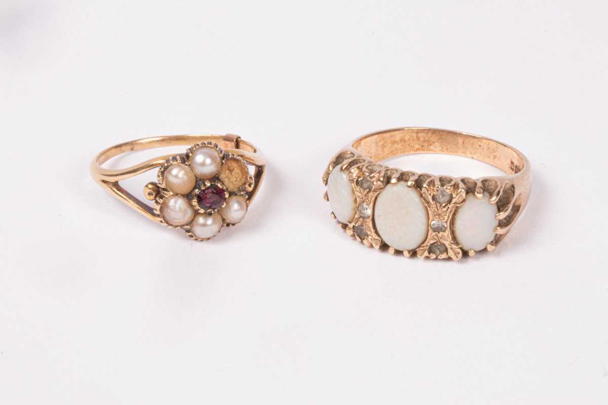 Lot 192 - A 9ct gold opal three-stone ring and a gold