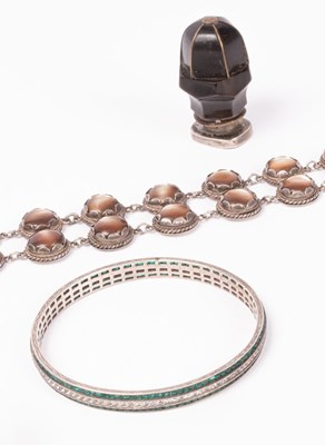 Lot 193 - A 19th Century horn and quartz seal, silver...