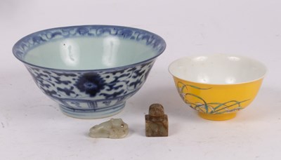 Lot 279 - A Chinese soapstone seal, a jadeite netsuke...