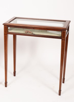 Lot 595 - A mahogany bijouterie table, satinwood inlay,...