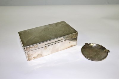 Lot 33 - A silver cigarette box, Richard Comyns, London...