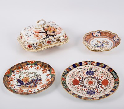 Lot 102 - A Spode Imari pattern shell-shaped dish, two...