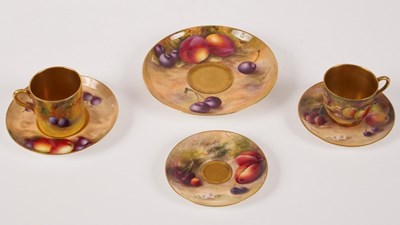 Lot 139 - A group of Royal Worcester fruit painted tea...