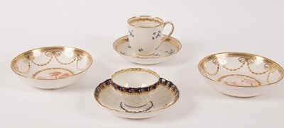 Lot 204 - A group of Derby tea wares, circa 1790,...