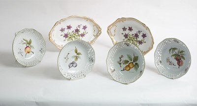 Lot 318 - A pair of modern Spode oval dishes, Campanula...