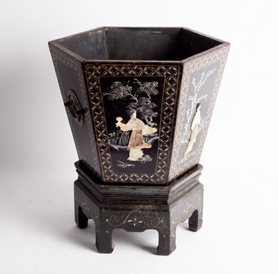 Lot 386 - A Japanese black lacquer jardinière on a stand...