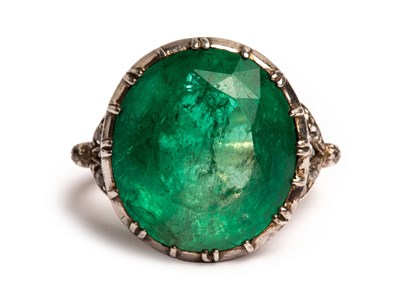 Lot 1 - A 19th Century emerald and diamond ring, the...