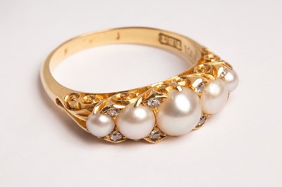Lot 31 - A Victorian pearl and diamond ring, set with...