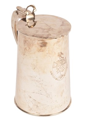 Lot 130 - A George III silver tankard, John Robins,...