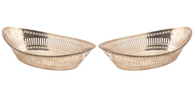 Lot 160 - A pair of silver baskets, Goldsmith &...