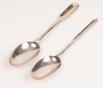 Lot 165 - A George III silver marrow spoon, probably...