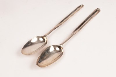 Lot 167 - A George II silver marrow spoon, William...