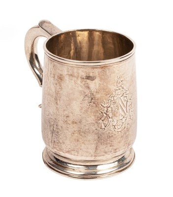 Lot 170 - A George II silver mug, Matthew Lofthouse,...