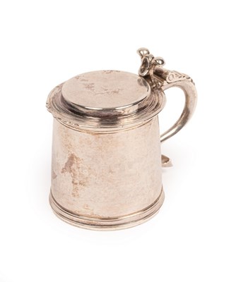 Lot 174 - A George III miniature silver tankard, William...