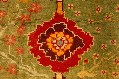 Lot 322 - An Ushak rug