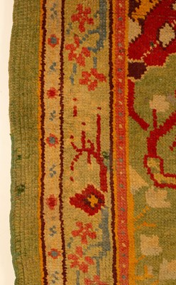 Lot 322 - An Ushak rug