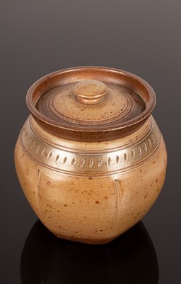 Lot 186 - Rueben Batterham (Contemporary), a lidded...