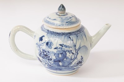 Lot 582 - A Chinese blue and white porcelain teapot,...