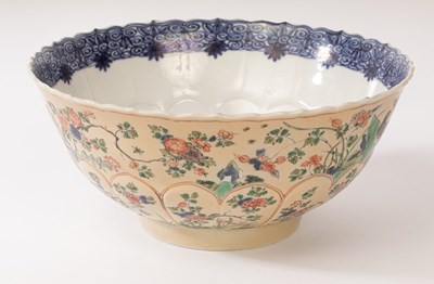 Lot 586 - A Chinese famille vert wavy rim porcelain bowl,...