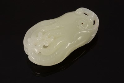 Lot 627 - A Chinese jade carving of a Buddha's Hand,...