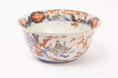 Lot 662 - A famille rose and underglaze blue Mandarin...