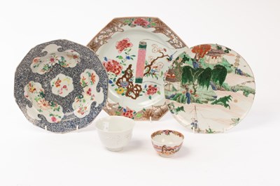 Lot 724 - Five Chinese porcelain items to include two...