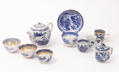 Lot 733 - Ten items of Chinese blue and white porcelain...