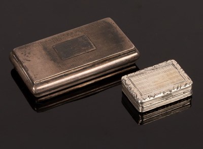 Lot 101 - A Victorian silver snuff box, ES, Birmingham...