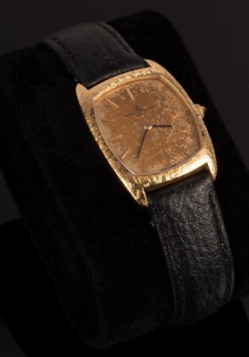 Lot 149 - A lady's 18ct gold Baume & Mercier wristwatch,...