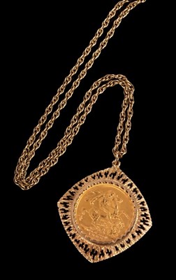 Lot 179 - A Victorian gold sovereign, 1900, mounted in a...