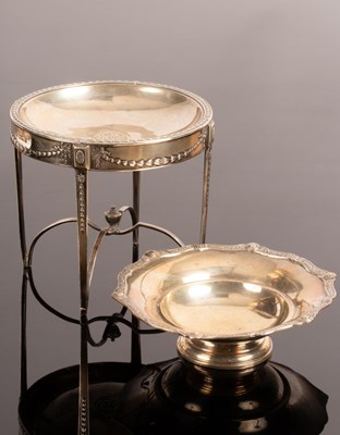 Lot 223 - An Edwardian silver stand, JR, Sheffield 1910,...