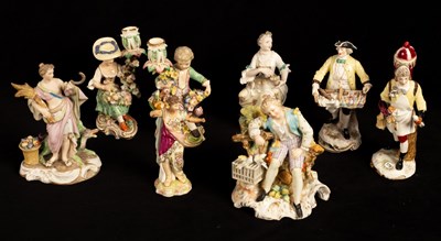 Lot 426 - A group of mostly 19th Century porcelain...