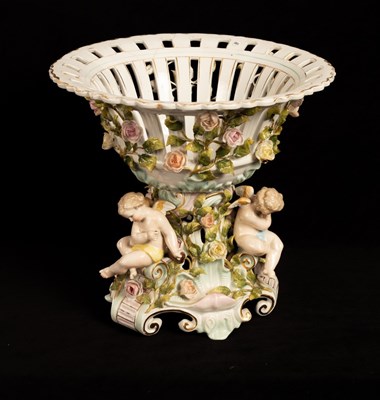 Lot 429 - A Sitzendorf late 19th Century porcelain table...