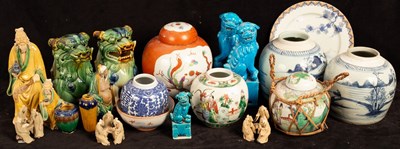 Lot 486 - A quantity of Oriental ceramics, including...