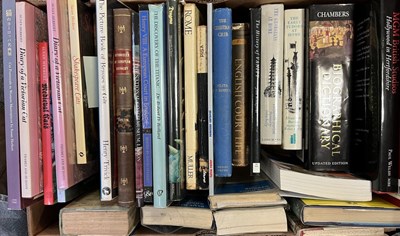 Lot 632 - Large quantity of modern books, travel guides,...