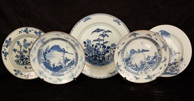 Lot 1010 - A Chinese blue and white plate, 28cm diameter,...