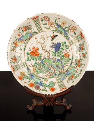 Lot 1024 - A large famille verte saucer-shaped dish...