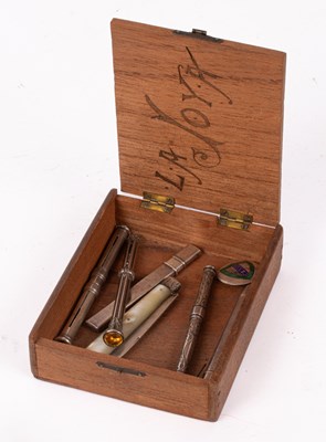 Lot 11 - Two silver propelling pencils