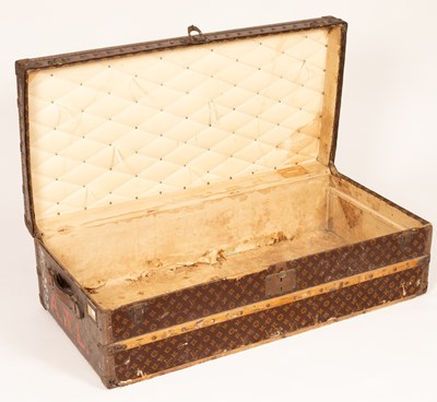 Lot 425 - A 1920s Louis Vuitton trunk