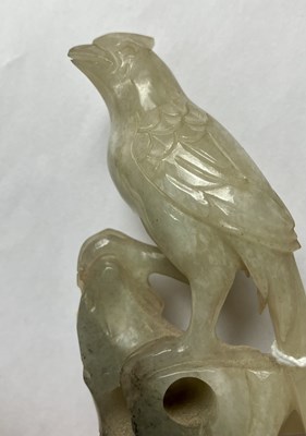Lot 22 - A Chinese jade carving of a parrot